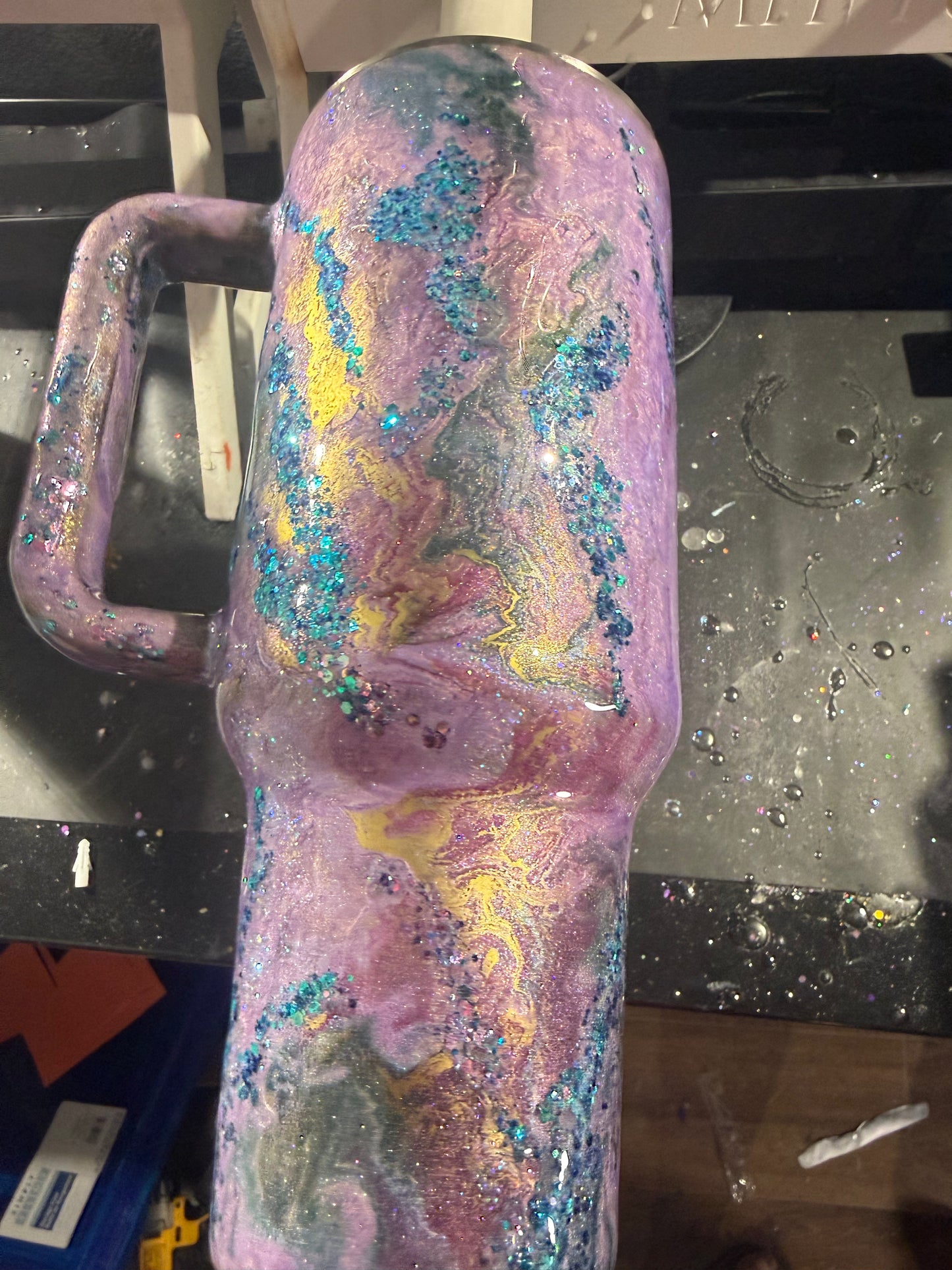40oz Tipsy Big Betty Glow