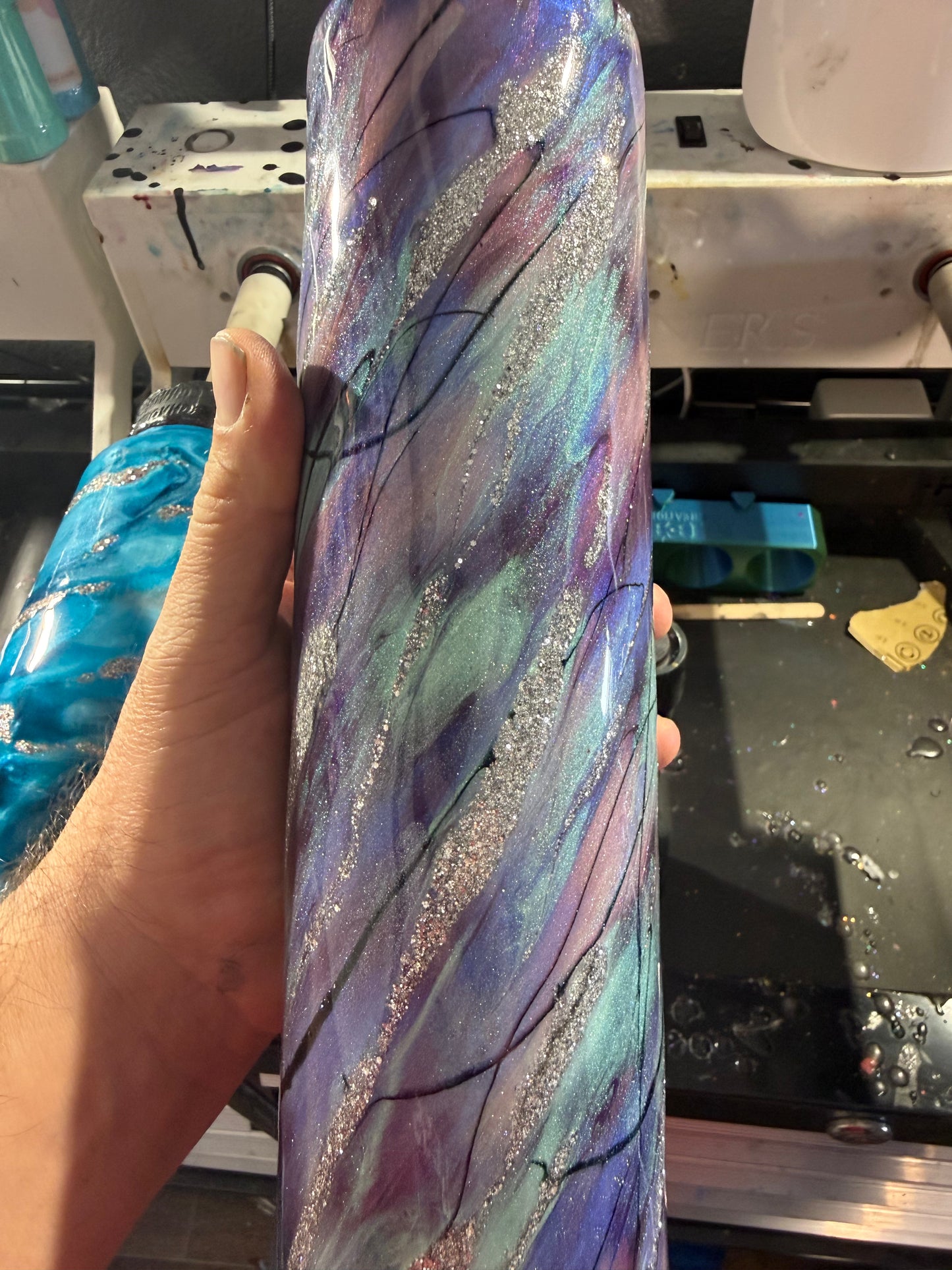 32oz Tipsy Magnolia Plump Ghost Mica Glow